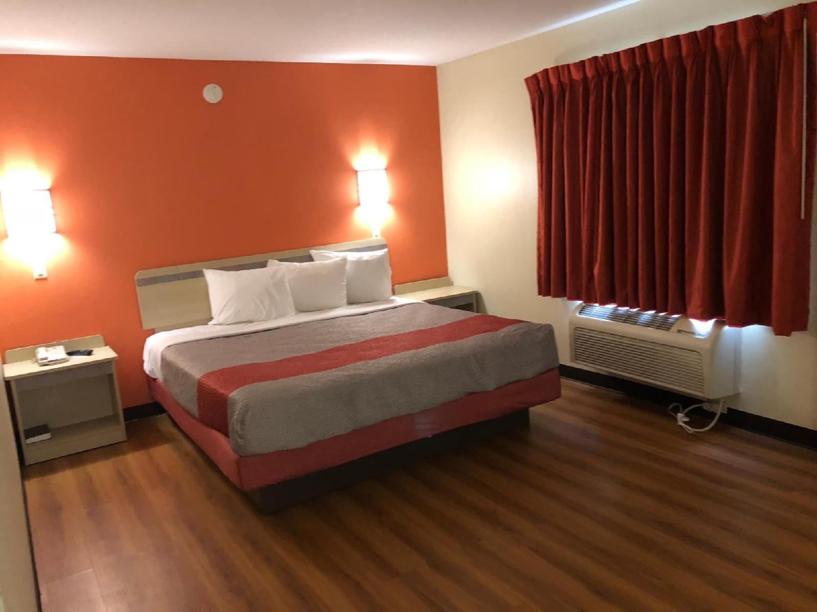 Motel 6 Urbana
